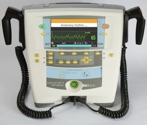 defibrillatore esterno semiautomatico