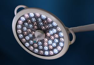 lampada scialitica a soffitto