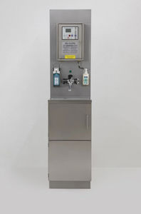 stazione igienizzante con supporto per gel idroalcolico