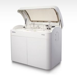 analizzatore di chimica clinica automatico