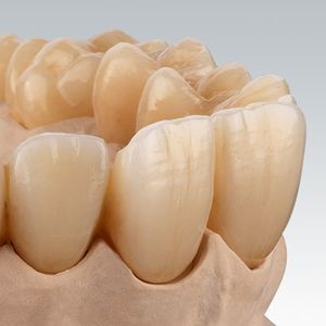 materiale odontoiatrico in diossido di zirconio