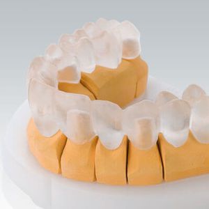 materiale odontoiatrico in PMMA / per restauro dentale / CAD CAM / trasparente