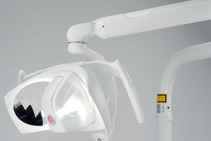 lampada scialitica a soffitto