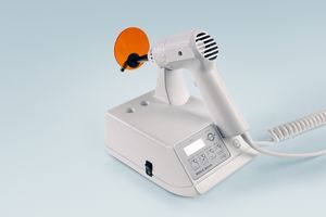 lampada polimerizzante odontoiatrica