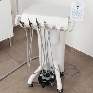 portastrumenti per unità odontoiatrica mobile