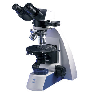 microscopio trinoculare