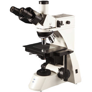 microscopio trinoculare