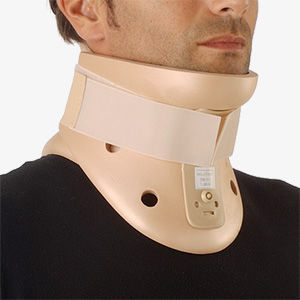 collare cervicale rigido
