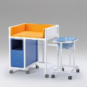 mobile con fasciatoio con lavabo 1