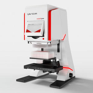 sistema automatico di pipettaggio da laboratorio