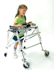 rollator a 4 rotelle / pieghevole / ad altezza regolabile / pediatrico