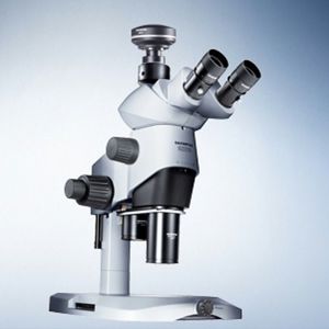 stereomicroscopio da laboratorio / digitale / trinoculare / a sfondo scuro