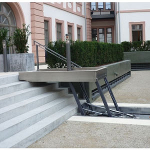 piattaforma elevatrice per sedia a rotelle