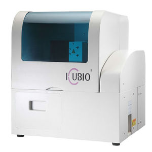 analizzatore biochimico automatico / per diagnosi clinica / da banco