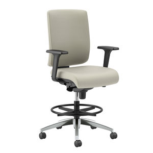 sedia da ufficio con rotelle 1