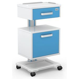 comodino con cassetti 1