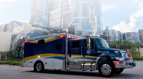 Ambulanza per rischi infettivi - American Emergency Vehicles - con compartimenti
