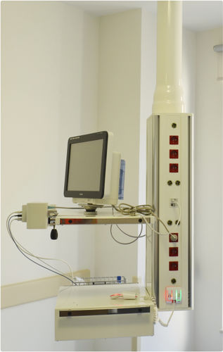 Braccio di distribuzione a soffitto - SACP-90 - Schönn Medizintechnik - per terapia intensiva / per sala operatoria / semplice