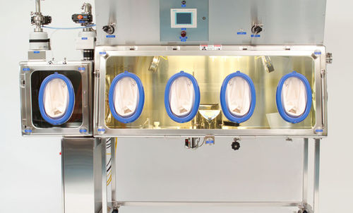 Isolatore per test di sterilità - Extract Technology - classe ISO 5 / da terra / a flusso laminare