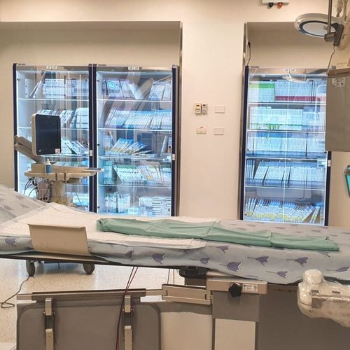 Armadio di supporto - Ostling Inc./ ID Integration - per ospedale / con ripiano / con cassetti
