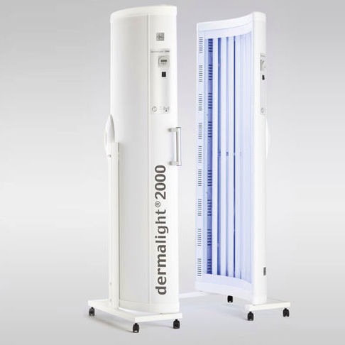 Lampada di fototerapia dermatologica - dermalight® 2000 - Dr. Hönle Medizintechnik - con rotelle / UV-B