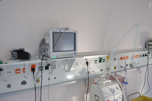 Trave testaletto a muro - Medlux  - Elektra Hellas - orizzontale / per reparto di terapia intensiva / con illuminazione