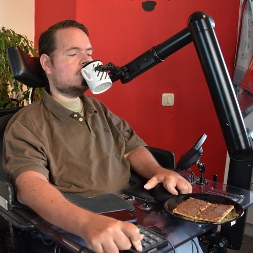 Braccio robotizzato di supporto - iARM - Assistive Innovations B.V. - di nutrizione / per sedia a rotelle / articolato