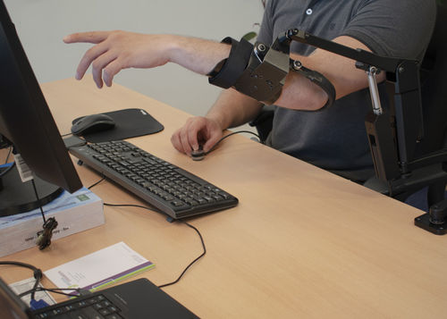 Poggiabraccia per sedia a rotelle - iFLOAT - Assistive Innovations B.V. - per persone a mobilità ridotta / elettrico