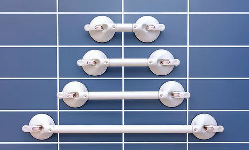 Barra di appoggio per stanza da bagno - 14002 series - ROTH MOBELI GmbH - a muro / in acciaio inossidabile / verticale