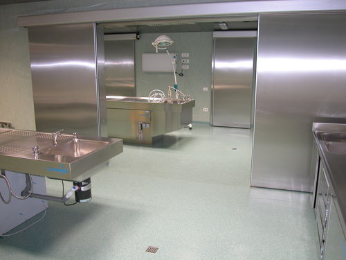 Sala autoptica per struttura sanitaria - Room2 - comfit s.r.l - chiavi in mano