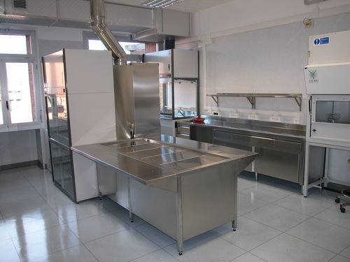 Workstation da laboratorio per istopatologia - comfit s.r.l - da terra / modulare / con lavandino