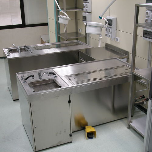 Workstation da laboratorio per istopatologia - comfit s.r.l - da terra / modulare / con lavandino
