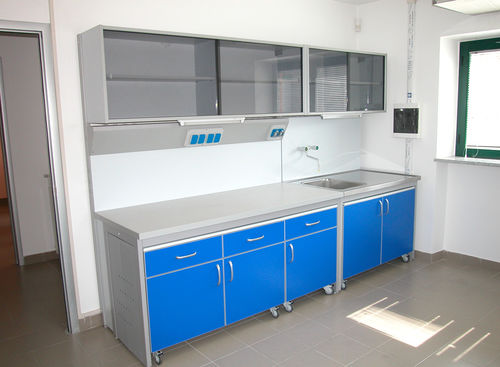 Tavolo di procedura da laboratorio - COM-Lab 5 - comfit s.r.l - con lavandino / con scomparti / modulare