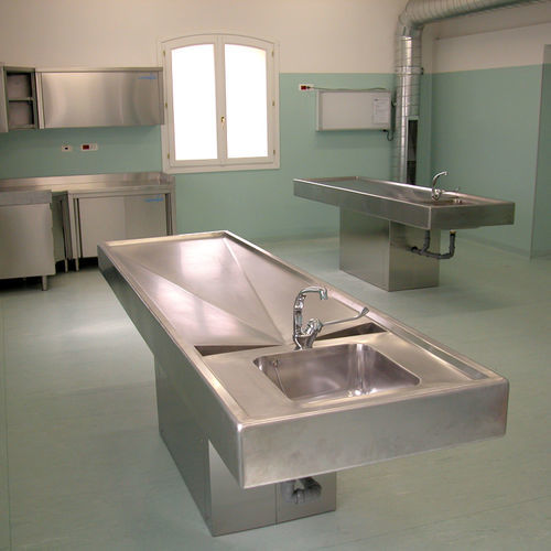 Sala di laboratorio chiavi in mano - comfit s.r.l