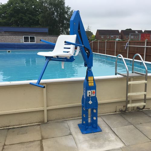 Sollevapersone a batteria - F100M  - DiGi Project - a pavimento / per piscina / elevatrice