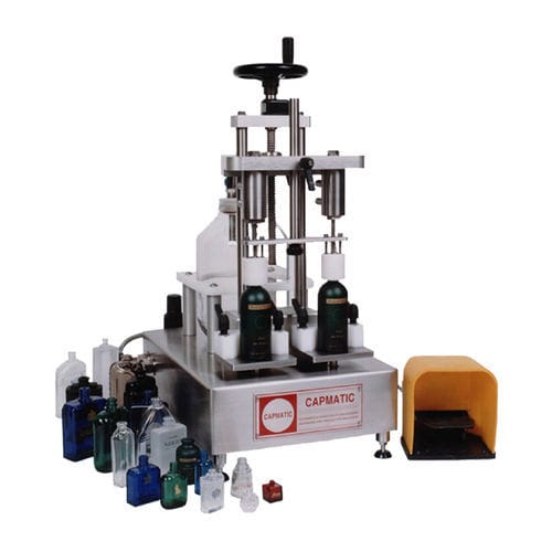 Macchina di riempimento semiautomatica - CF-2V™ - Capmatic - sottovuoto / di liquidi / per bottiglie