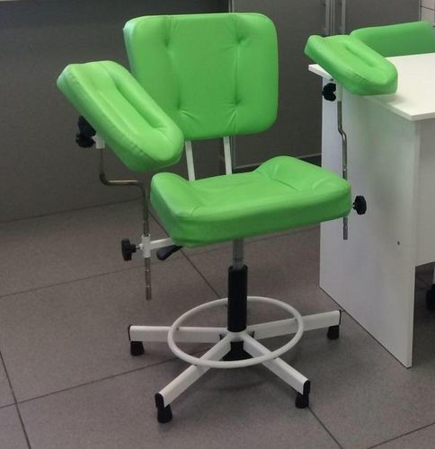 Poltrona per prelievo di sangue ad altezza regolabile - Medmebel 25 - Vetbot