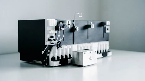 Piattaforma di sintesi di radiotraccianti - NEPTIS® DB - IBA Radio Pharma Solutions - di molecole di glucosio / TEP / radiochimica