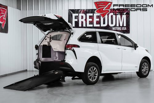 Veicolo per disabili SUV - 28152 - Freedom Motors USA - per carburante / ibrido / entrata posteriore
