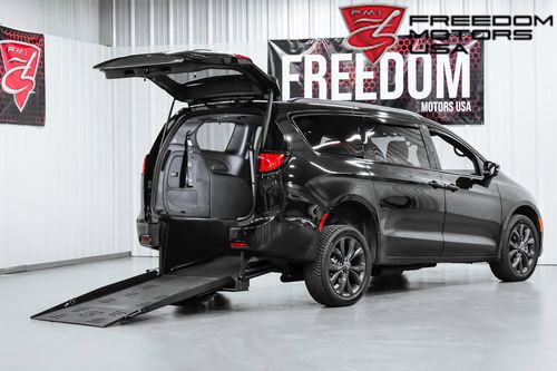 Veicolo per disabili monospazio - 28484 - Freedom Motors USA - entrata posteriore