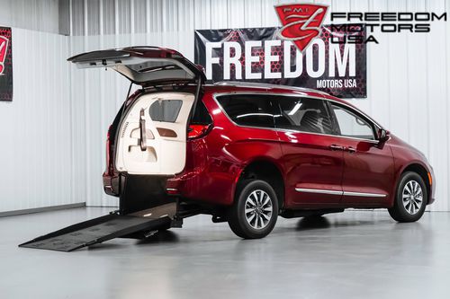 Veicolo per disabili monospazio - 28647 - Freedom Motors USA - entrata posteriore