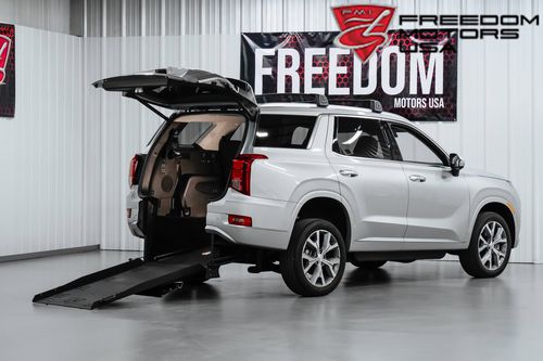 Veicolo per disabili SUV - 28337 - Freedom Motors USA - entrata posteriore