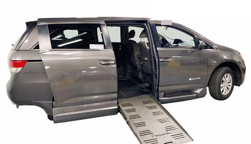 Veicolo per disabili monospazio - 28800 - Freedom Motors USA - entrata laterale