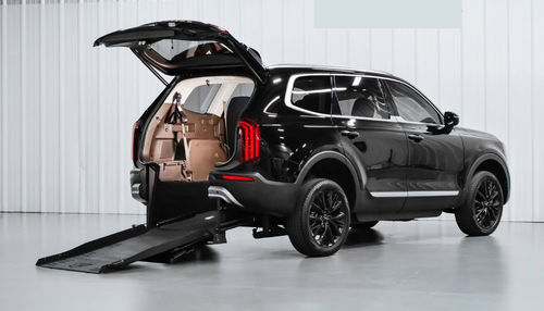 Veicolo per disabili SUV - 28656 - Freedom Motors USA - entrata posteriore