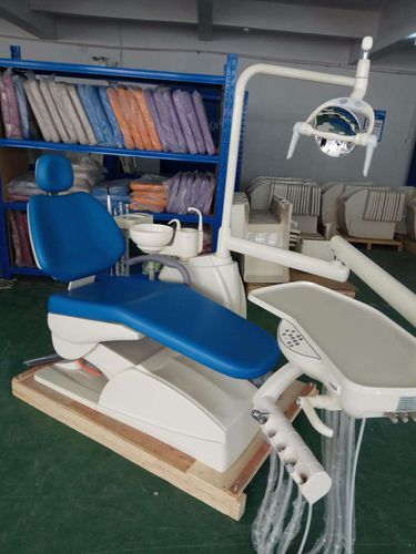 Riunito odontoiatrico con poltrona elettrica - FD-180  - Hunan Fude Technology - con portastrumenti / con illuminazione LED