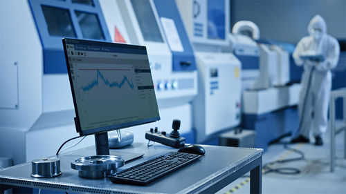 Software da laboratorio - LMS Express - Lighthouse Worldwide Solutions - di gestione delle allerte / di monitoraggio / di progettazione