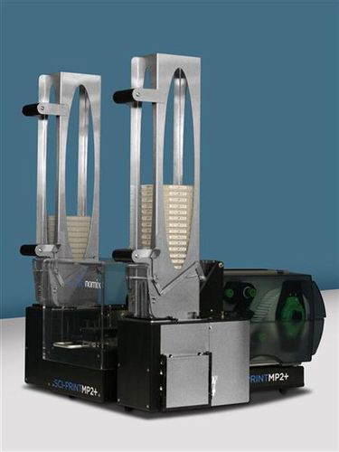 Etichettatrice per micropiastre - Sci-Print MP2+ - Scinomix, Inc - per l'industria farmaceutica / automatica