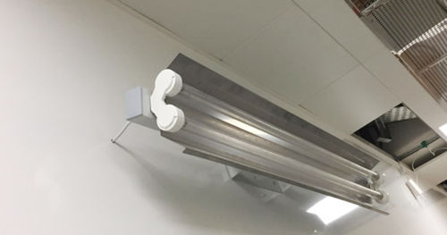 Lampada germicida - AMENSCO MEDICAL TECHNOLOGIES - medica / UV / da parete