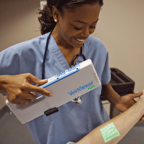 Rilevatore di vene a proiezione - VeinViewer® Flex - Christie Medical - ad infrarossi vicini / per puntura venosa / portatile