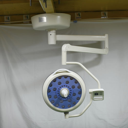 Lampada scialitica a soffitto - E500 Multi-color Plus  - Nanchang Micare Medical Equipment - LED / odontoiatrica / veterinaria